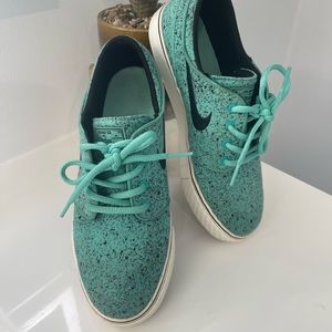 NIKE Crystal Mint/Black Canvas Sneakers